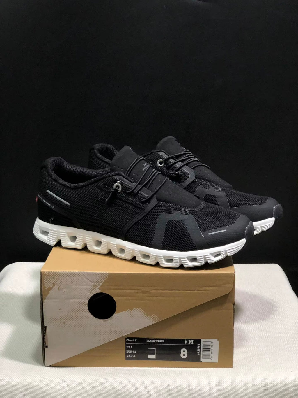 Men Women Summer Autumn Lightweight Running Shoes Breathable Comfortable Couple Sports Shoes Cloud 5 Casual Shoes Sneakers