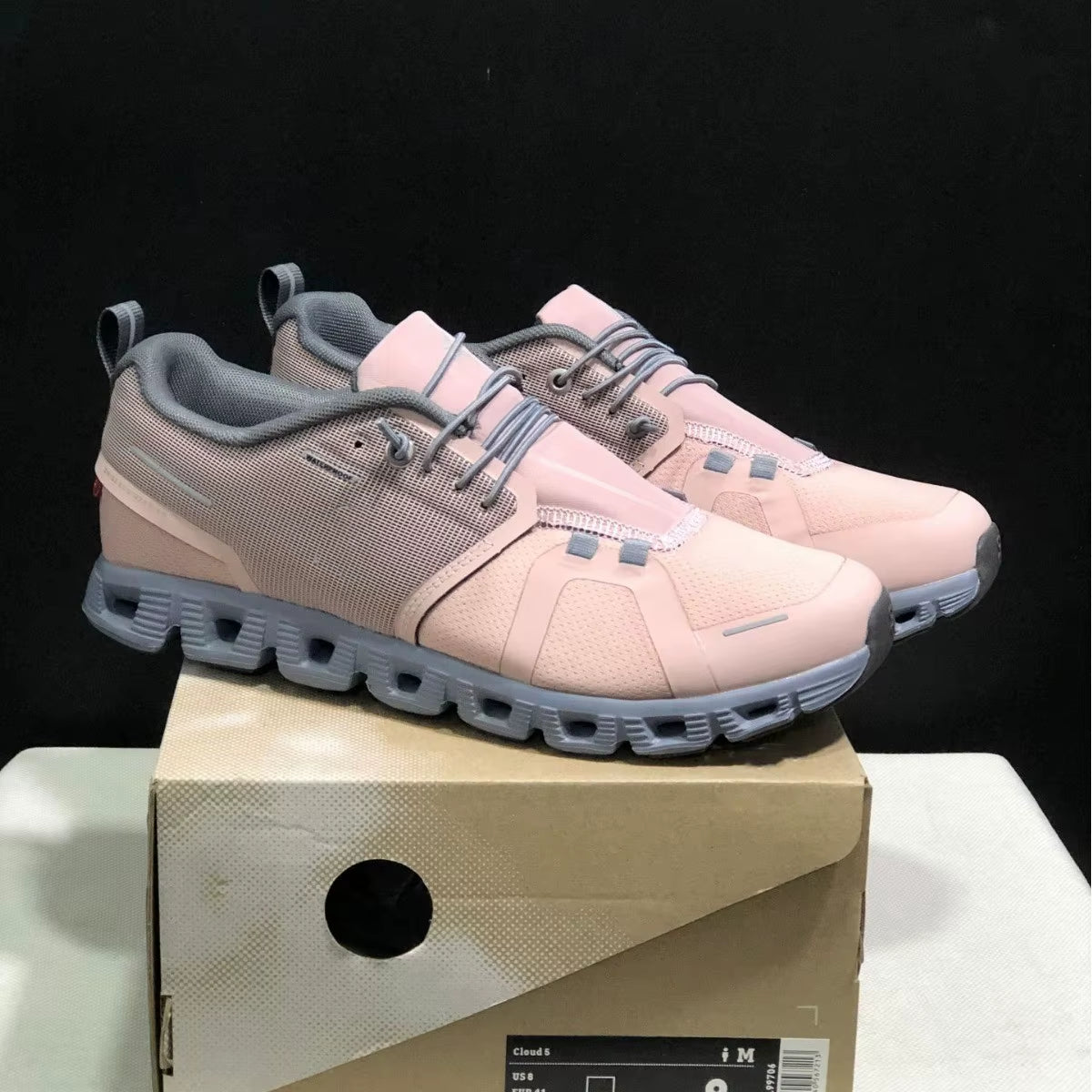 Men Women Summer Autumn Lightweight Running Shoes Breathable Comfortable Couple Sports Shoes Cloud 5 Casual Shoes Sneakers